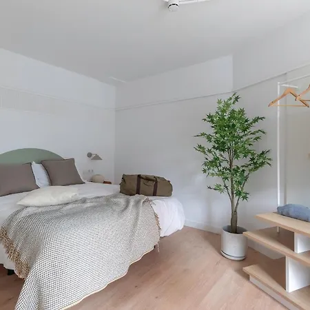 B48 Abando Апартаменты *